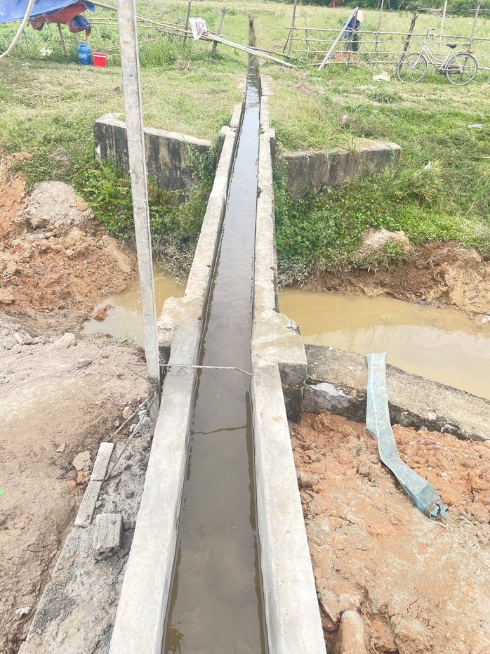 Sở NN-PTNT Thanh Hóa báo cáo gì vụ xây nhà máy, phá luôn kênh thủy lợi?- Ảnh 3. Sở NN-PTNT Thanh Hóa báo cáo gì vụ xây nhà máy, phá luôn kênh thủy lợi?- Ảnh 3.