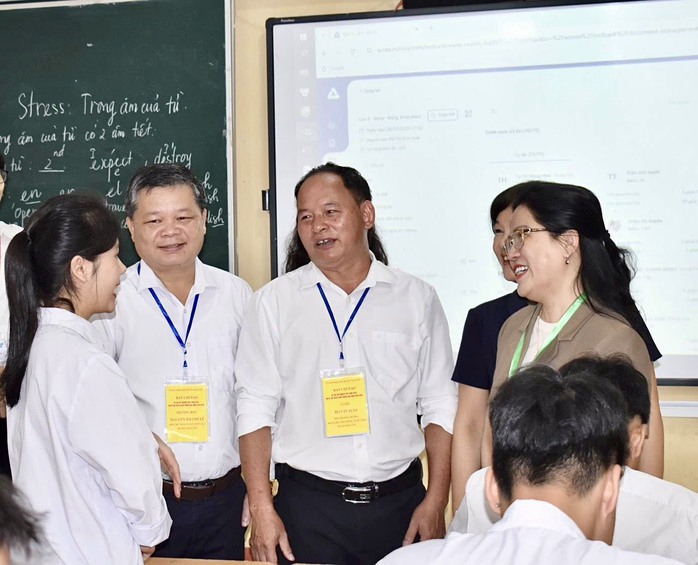 Không để học sinh bỏ thi tốt nghiệp THPT vì khó khăn- Ảnh 1. Không để học sinh bỏ thi tốt nghiệp THPT vì khó khăn- Ảnh 1.