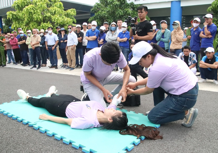 Khánh Hòa: Hơn 600 người lao động tham gia hội thao hè 2024- Ảnh 3. Khánh Hòa: Hơn 600 người lao động tham gia hội thao hè 2024- Ảnh 3.