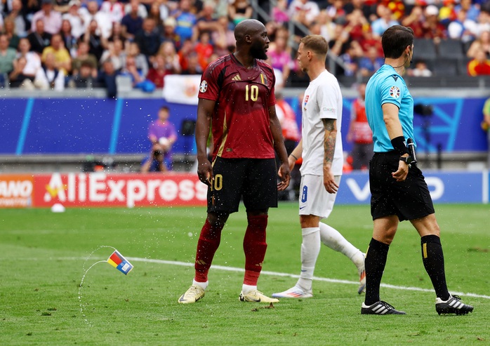 Euro 2024: Bỉ và Ukraine góp sức tạo nên "bảng tử thần" mới- Ảnh 1. Euro 2024: Bỉ và Ukraine góp sức tạo nên "bảng tử thần" mới- Ảnh 1.