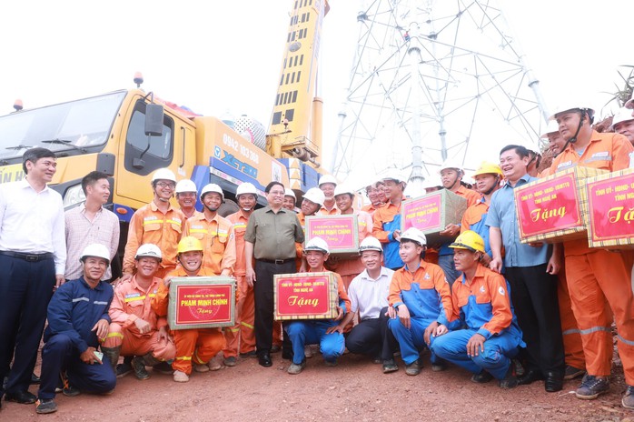 Thủ tướng thị sát tại công trường xây dựng đường dây 500 kV mạch 3- Ảnh 3.