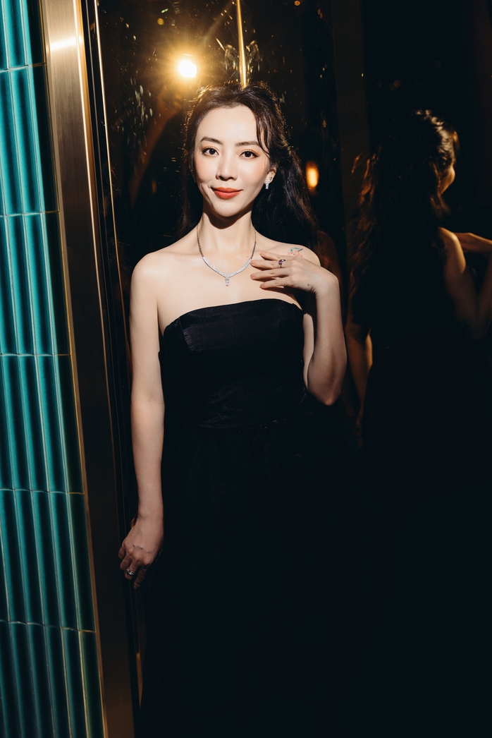 Tiến Luật: Tiến Luật: