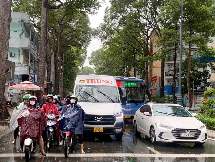 Ngày 24-6, TP HCM và Nam Bộ đón mưa trên diện rộng- Ảnh 1. Ngày 24-6, TP HCM và Nam Bộ đón mưa trên diện rộng- Ảnh 1.