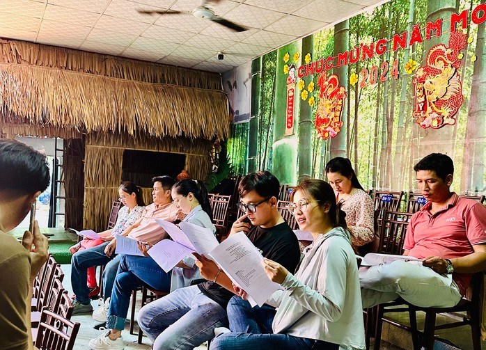 Một buổi tập tuồng của sân khấu múa rối nước Nhà hát Nghệ thuật Phương Nam TP HCM - một trong những đơn vị luôn bảo đảm tác quyền đối với tác giả, văn nghệ sĩ Một buổi tập tuồng của sân khấu múa rối nước Nhà hát Nghệ thuật Phương Nam TP HCM - một trong những đơn vị luôn bảo đảm tác quyền đối với tác giả, văn nghệ sĩ