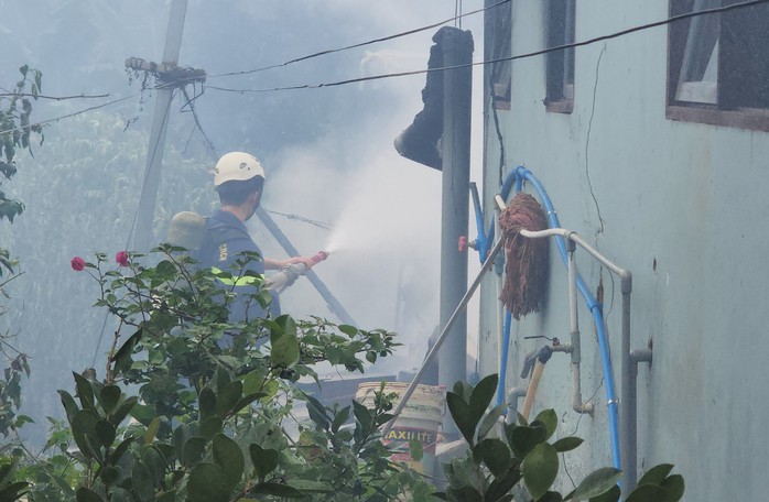 Cháy nhà trọ ở Đà Lạt, 3 cháu nhỏ tử vong thương tâm - Ảnh 1. Cháy nhà trọ ở Đà Lạt, 3 cháu nhỏ tử vong thương tâm - Ảnh 1.