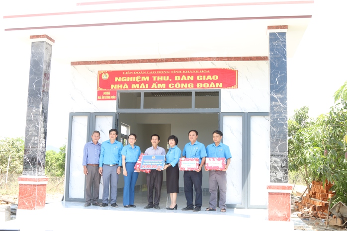 Tổng LĐLĐ khảo sát, đánh giá 15 năm thực hiện Nghị quyết 20 tại Khánh Hòa - Ảnh 3. Tổng LĐLĐ khảo sát, đánh giá 15 năm thực hiện Nghị quyết 20 tại Khánh Hòa - Ảnh 3.