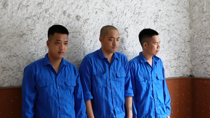 Khởi tố 2 nhóm đối tượng cạnh tranh buôn bán ốc điếu
- Ảnh 2.
Khởi tố 2 nhóm đối tượng cạnh tranh buôn bán ốc điếu
- Ảnh 2.