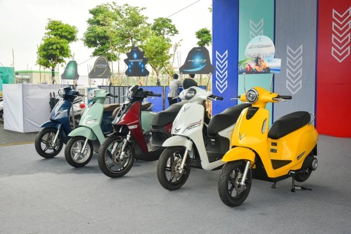 Với dải sản phẩm đa dạng, xe máy điện VinFast dễ dàng chinh phục tệp khách hàng học sinh sinh viên Với dải sản phẩm đa dạng, xe máy điện VinFast dễ dàng chinh phục tệp khách hàng học sinh sinh viên