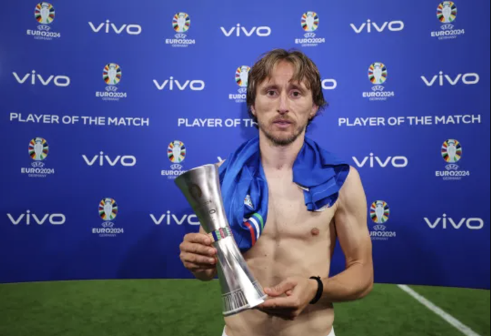 Luka Modric không giải nghệ dù Croatia bị loại khỏi Euro 2024- Ảnh 16. Luka Modric không giải nghệ dù Croatia bị loại khỏi Euro 2024- Ảnh 16.