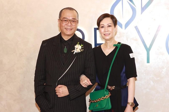 Nỗi lòng cưới vợ giàu của Âu Dương Chấn Hoa!- Ảnh 2. Nỗi lòng cưới vợ giàu của Âu Dương Chấn Hoa!- Ảnh 2.