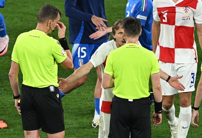 Luka Modric không giải nghệ dù Croatia bị loại khỏi Euro 2024- Ảnh 12. Luka Modric không giải nghệ dù Croatia bị loại khỏi Euro 2024- Ảnh 12.