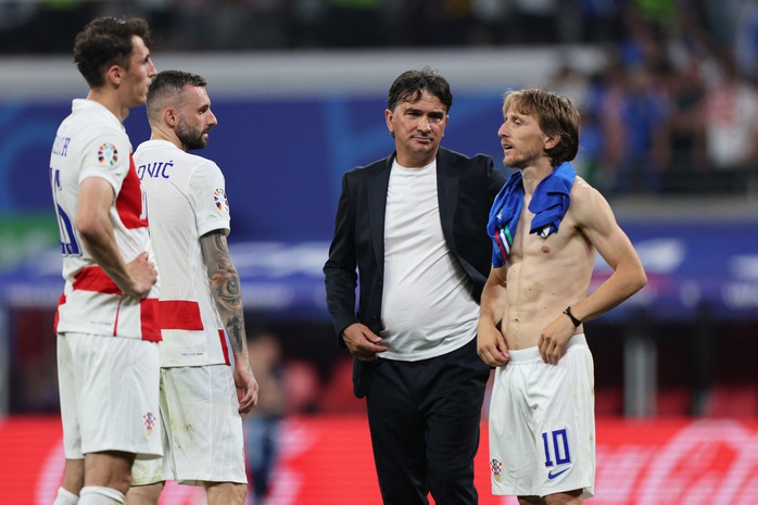 Luka Modric không giải nghệ dù Croatia bị loại khỏi Euro 2024- Ảnh 13. Luka Modric không giải nghệ dù Croatia bị loại khỏi Euro 2024- Ảnh 13.