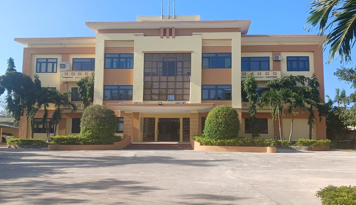 Tạm giữ hình sự phó giám đốc trung tâm y tế ở Quảng Bình- Ảnh 1. Tạm giữ hình sự phó giám đốc trung tâm y tế ở Quảng Bình- Ảnh 1.
