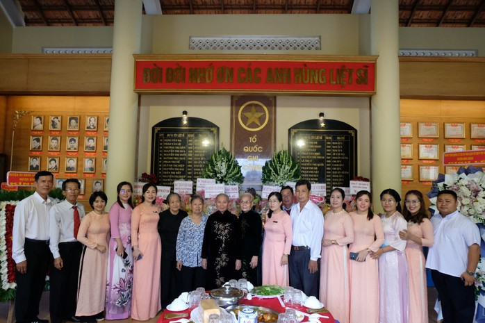 Tổ chức lễ giỗ Dân công hỏa tuyến Vĩnh Lộc - Mậu Thân 1968- Ảnh 2. Tổ chức lễ giỗ Dân công hỏa tuyến Vĩnh Lộc - Mậu Thân 1968- Ảnh 2.
