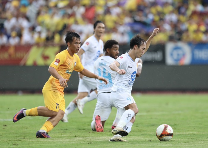 Nam Định vô địch V-League 2023-2024 sớm một vòng đấu- Ảnh 1. Nam Định vô địch V-League 2023-2024 sớm một vòng đấu- Ảnh 1.