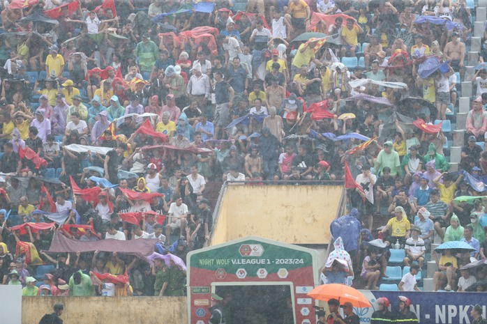 Nam Định vô địch V-League 2023-2024 sớm một vòng đấu- Ảnh 4. Nam Định vô địch V-League 2023-2024 sớm một vòng đấu- Ảnh 4.