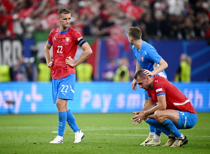 Euro 2024: Thắng ở phút bù giờ, Thổ Nhĩ Kỳ vào vòng 1/8- Ảnh 6. Euro 2024: Thắng ở phút bù giờ, Thổ Nhĩ Kỳ vào vòng 1/8- Ảnh 6.