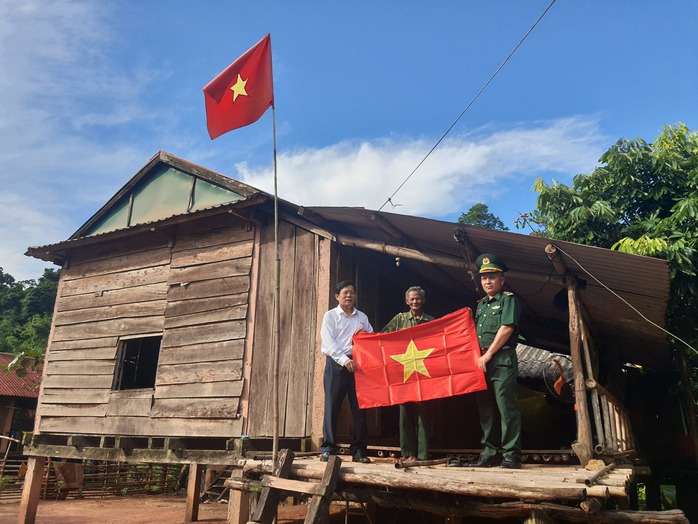 "Tự hào cờ Tổ quốc' - Thông điệp lớn về tình yêu đất nước- Ảnh 3.