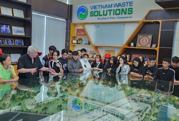 Đoàn sinh viên Trường Đại học Cần Thơ tham quan VWS- Ảnh 1. Đoàn sinh viên Trường Đại học Cần Thơ tham quan VWS- Ảnh 1.