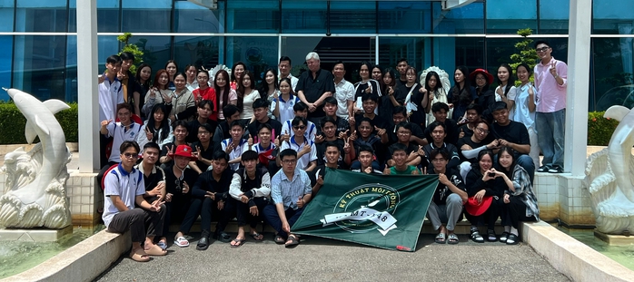 Đoàn sinh viên Trường Đại học Cần Thơ tham quan VWS- Ảnh 4. Đoàn sinh viên Trường Đại học Cần Thơ tham quan VWS- Ảnh 4.