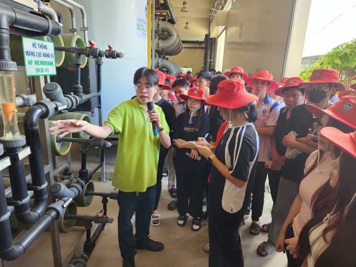 Đoàn sinh viên Trường Đại học Cần Thơ tham quan VWS- Ảnh 2. Đoàn sinh viên Trường Đại học Cần Thơ tham quan VWS- Ảnh 2.