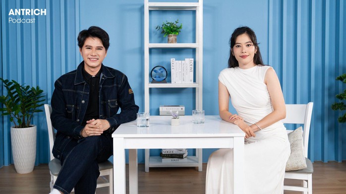 Những chiếc “mỏ hỗn” đều trở nên “hiền ngang” khi nói chuyện với người này tại Antrich Podcast- Ảnh 4. Những chiếc “mỏ hỗn” đều trở nên “hiền ngang” khi nói chuyện với người này tại Antrich Podcast- Ảnh 4.