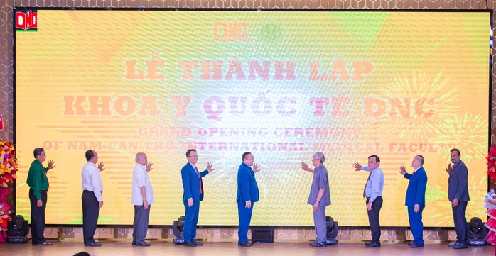 Trường ĐH Nam Cần Thơ trở thành nơi đào tạo nghề y được công nhận trên thế giới- Ảnh 1. Trường ĐH Nam Cần Thơ trở thành nơi đào tạo nghề y được công nhận trên thế giới- Ảnh 1.