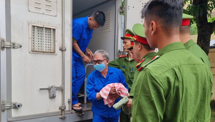 Cựu Giám đốc Công an TP Hải Phòng Đỗ Hữu Ca ra tòa phúc thẩm- Ảnh 1. Cựu Giám đốc Công an TP Hải Phòng Đỗ Hữu Ca ra tòa phúc thẩm- Ảnh 1.