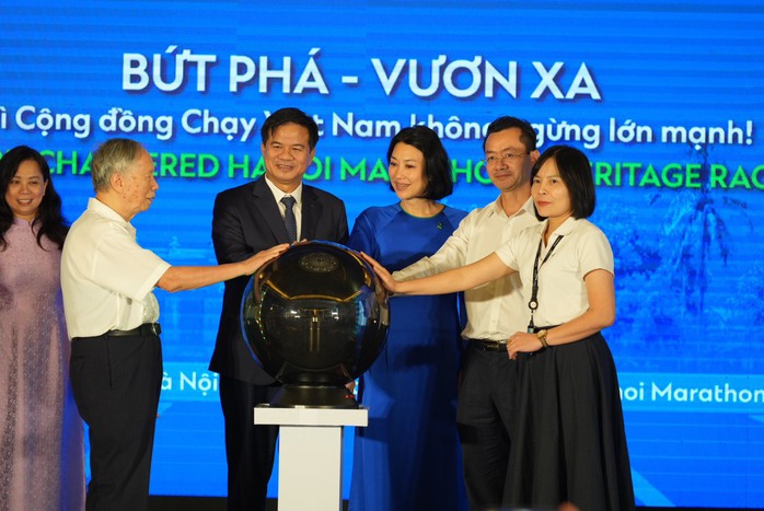 Hướng tới giải Standard Chartered Marathon Di Sản Hà Nội 2024- Ảnh 3. Hướng tới giải Standard Chartered Marathon Di Sản Hà Nội 2024- Ảnh 3.