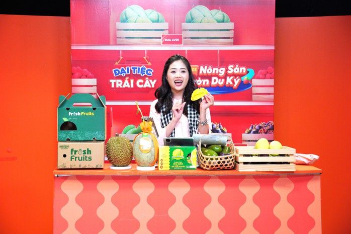 Doanh số khả quan cho thấy chiến lược thử nghiệm mô hình livestream mới và "đánh mạnh" trên mặt trận truyền thông của Shopee Fruit đang tỏ ra hiệu quả Doanh số khả quan cho thấy chiến lược thử nghiệm mô hình livestream mới và "đánh mạnh" trên mặt trận truyền thông của Shopee Fruit đang tỏ ra hiệu quả
