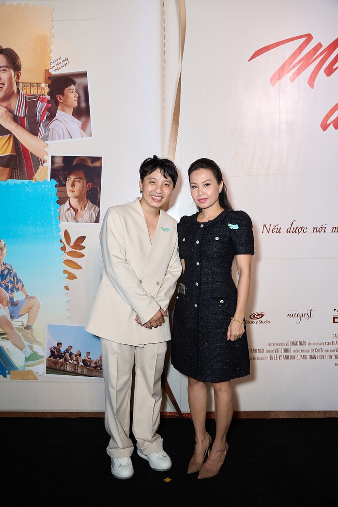 Cẩm Ly, Thu Trang tụ hội mừng NSND Thanh Nam, Hồng Ánh- Ảnh 1. Cẩm Ly, Thu Trang tụ hội mừng NSND Thanh Nam, Hồng Ánh- Ảnh 1.