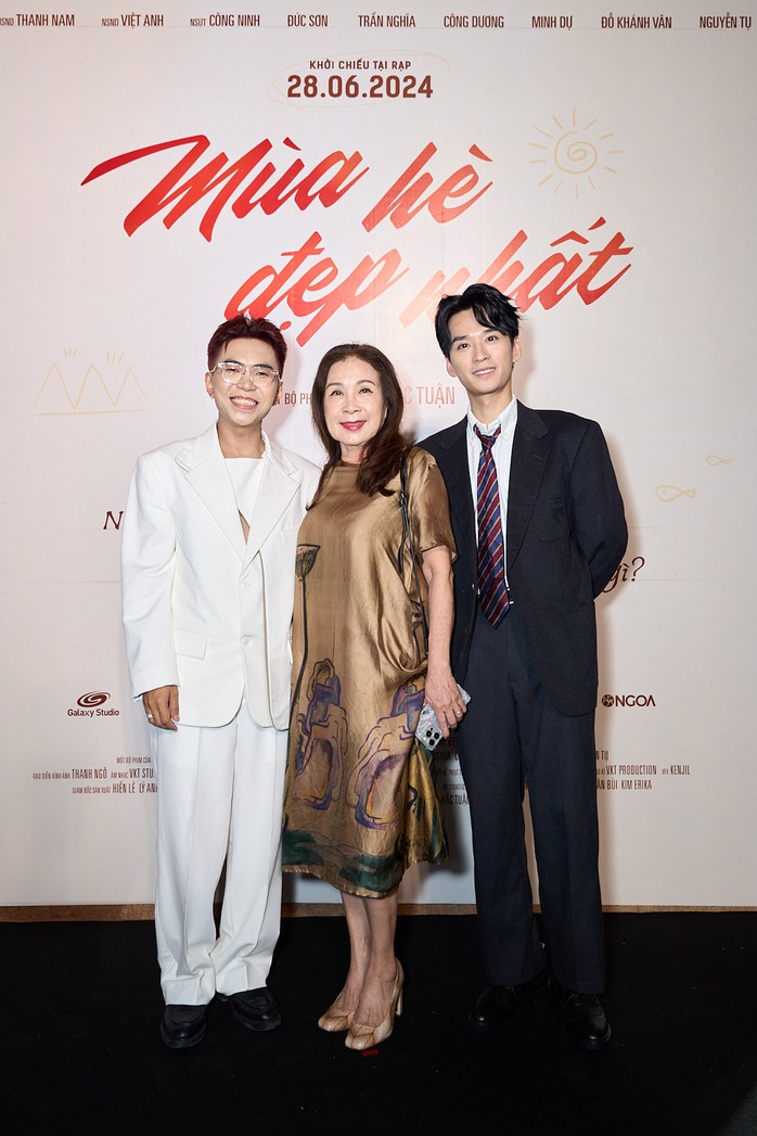 Cẩm Ly, Thu Trang tụ hội mừng NSND Thanh Nam, Hồng Ánh- Ảnh 3. Cẩm Ly, Thu Trang tụ hội mừng NSND Thanh Nam, Hồng Ánh- Ảnh 3.