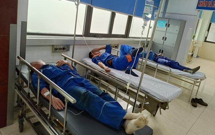Hơn 60 công nhân nhà máy đóng tàu nhập viện, nghi ngộ độc thực phẩm- Ảnh 1. Hơn 60 công nhân nhà máy đóng tàu nhập viện, nghi ngộ độc thực phẩm- Ảnh 1.