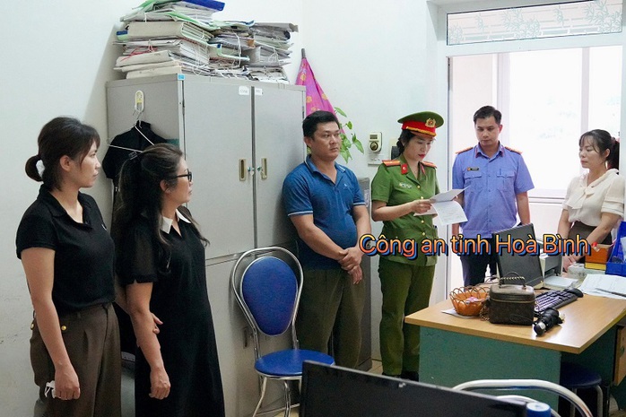 Cựu phó giám đốc cùng 5 cán bộ bị khởi tố- Ảnh 1. Cựu phó giám đốc cùng 5 cán bộ bị khởi tố- Ảnh 1.