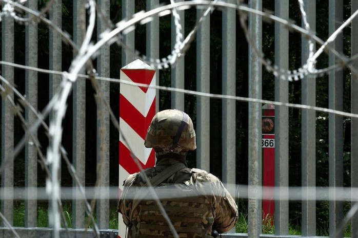 EU cân nhắc xây tuyến phòng thủ dọc biên giới với Nga và Belarus - Ảnh 1. EU cân nhắc xây tuyến phòng thủ dọc biên giới với Nga và Belarus - Ảnh 1.