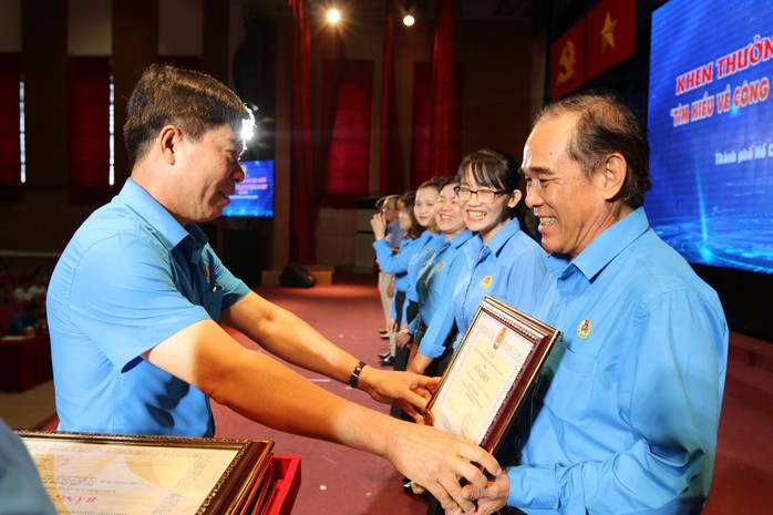 Cải thiện điều kiện làm việc cho người lao động- Ảnh 1.