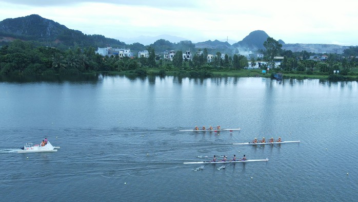 260 VĐV tham gia giải đua thuyền Rowing Vô địch Đông Nam Á 2024- Ảnh 3. 260 VĐV tham gia giải đua thuyền Rowing Vô địch Đông Nam Á 2024- Ảnh 3.