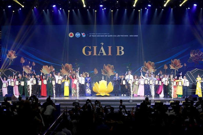 Lễ trao giải Báo chí Quốc gia lần thứ XVIII: Vượt qua "vùng an toàn" để đổi mới, sáng tạo- Ảnh 2. Lễ trao giải Báo chí Quốc gia lần thứ XVIII: Vượt qua "vùng an toàn" để đổi mới, sáng tạo- Ảnh 2.