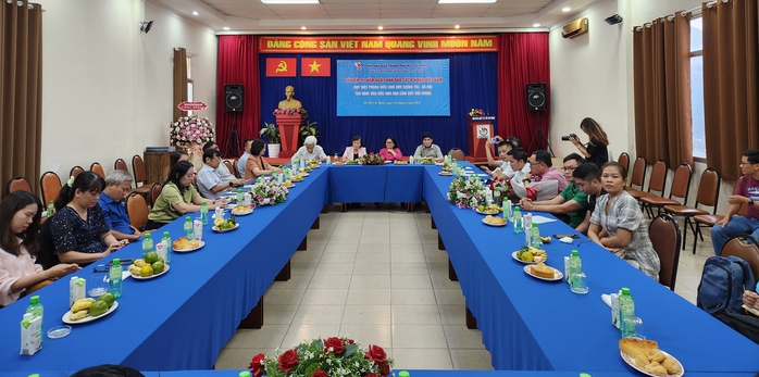 Làm báo với tinh thần nhân văn cao cả sẽ rất thuyết phục- Ảnh 1. Làm báo với tinh thần nhân văn cao cả sẽ rất thuyết phục- Ảnh 1.