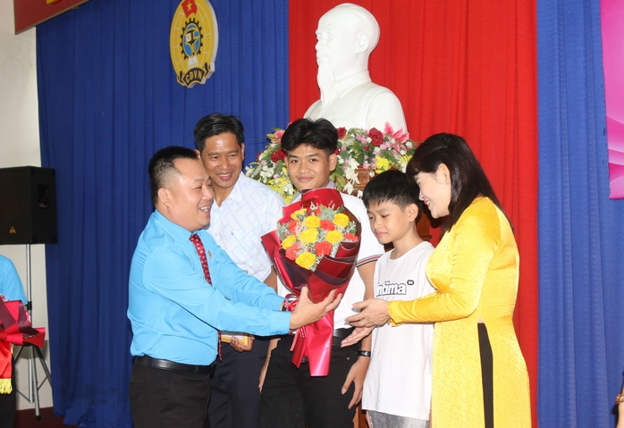 Khánh Hoà: Tôn vinh 22 gia đình tiêu biểu hạnh phúc- Ảnh 1.