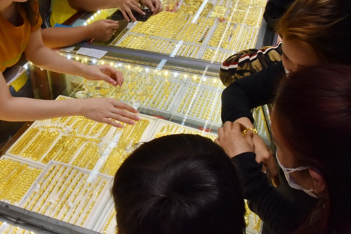Giá vàng hôm nay, 29-6: Sụt giảm dù giá USD hạ nhiệt- Ảnh 1. Giá vàng hôm nay, 29-6: Sụt giảm dù giá USD hạ nhiệt- Ảnh 1.