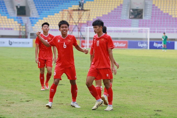 Thắng đậm Myanmar, U16 Việt Nam vào bán kết Đông Nam Á- Ảnh 1. Thắng đậm Myanmar, U16 Việt Nam vào bán kết Đông Nam Á- Ảnh 1.