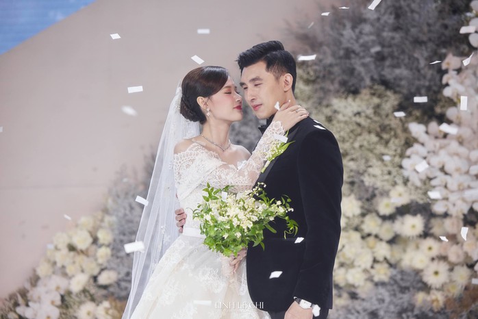 Lan Ngọc, Trường Giang - Nhã Phương tụ hội tiệc cưới Midu- Ảnh 17. Lan Ngọc, Trường Giang - Nhã Phương tụ hội tiệc cưới Midu- Ảnh 17.