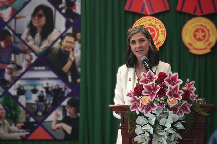 Giúp người khuyết tật hạnh phúc hơn- Ảnh 1. Giúp người khuyết tật hạnh phúc hơn- Ảnh 1.