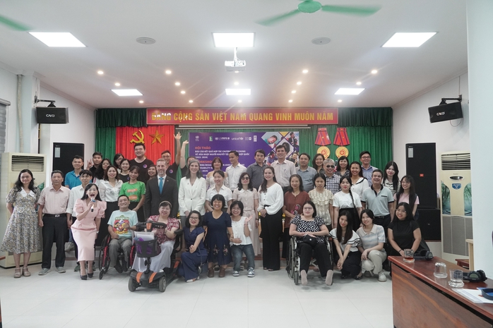 Giúp người khuyết tật hạnh phúc hơn- Ảnh 3. Giúp người khuyết tật hạnh phúc hơn- Ảnh 3.