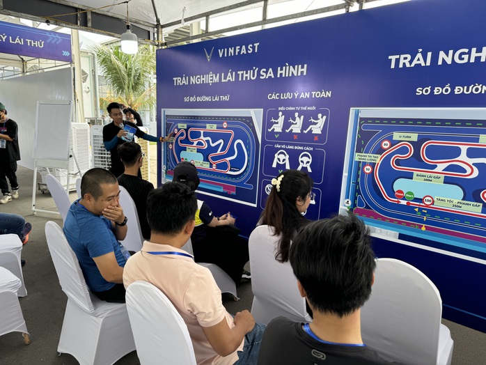 Xe bán tải điện VinFast xuất hiện tại Bình Dương- Ảnh 2. Xe bán tải điện VinFast xuất hiện tại Bình Dương- Ảnh 2.