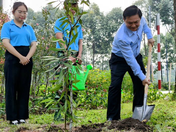 Bình Dương phát động phong trào "Ngày thứ bảy văn minh"- Ảnh 3. Bình Dương phát động phong trào "Ngày thứ bảy văn minh"- Ảnh 3.