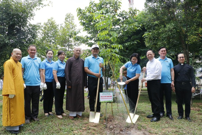 Bình Dương phát động phong trào "Ngày thứ bảy văn minh"- Ảnh 7. Bình Dương phát động phong trào "Ngày thứ bảy văn minh"- Ảnh 7.