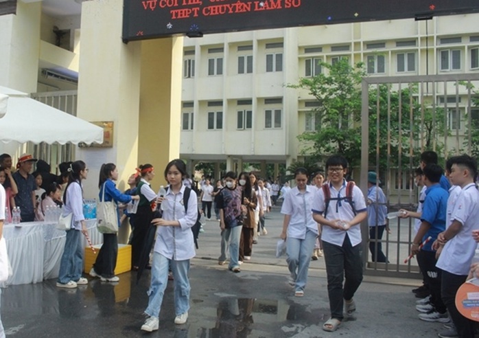 Sau phúc khảo, thí sinh thi trường chuyên tăng từ 1 điểm thành 9 điểm- Ảnh 1. Sau phúc khảo, thí sinh thi trường chuyên tăng từ 1 điểm thành 9 điểm- Ảnh 1.