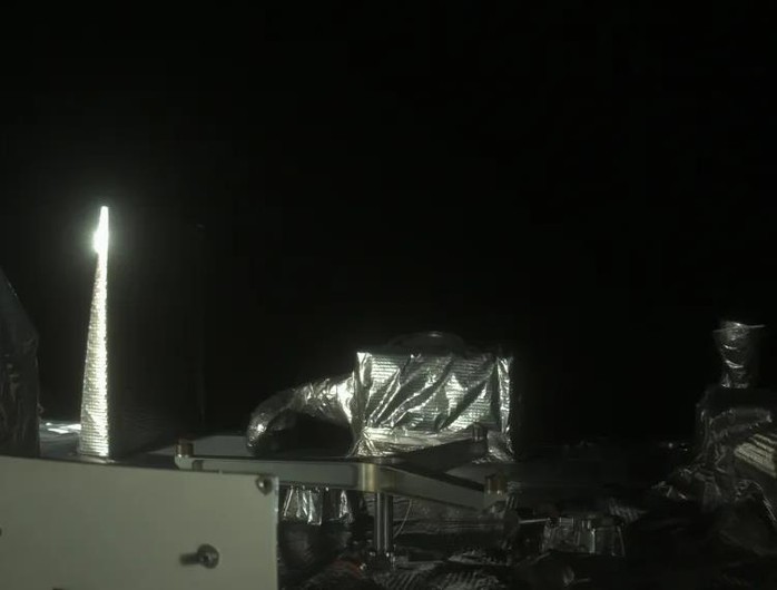 Tàu NASA thoát hiểm, hướng đến Tàu NASA thoát hiểm, hướng đến
